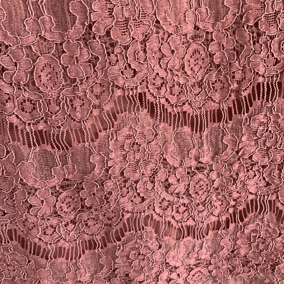 Dark pink blouse. - Picture 4 of 6